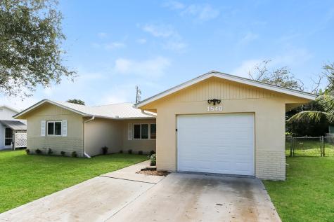 1540 NE 24th Terrace Jensen Beach FL 34957