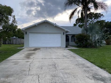 1542 Jasper Avenue NW Palm Bay FL 32907