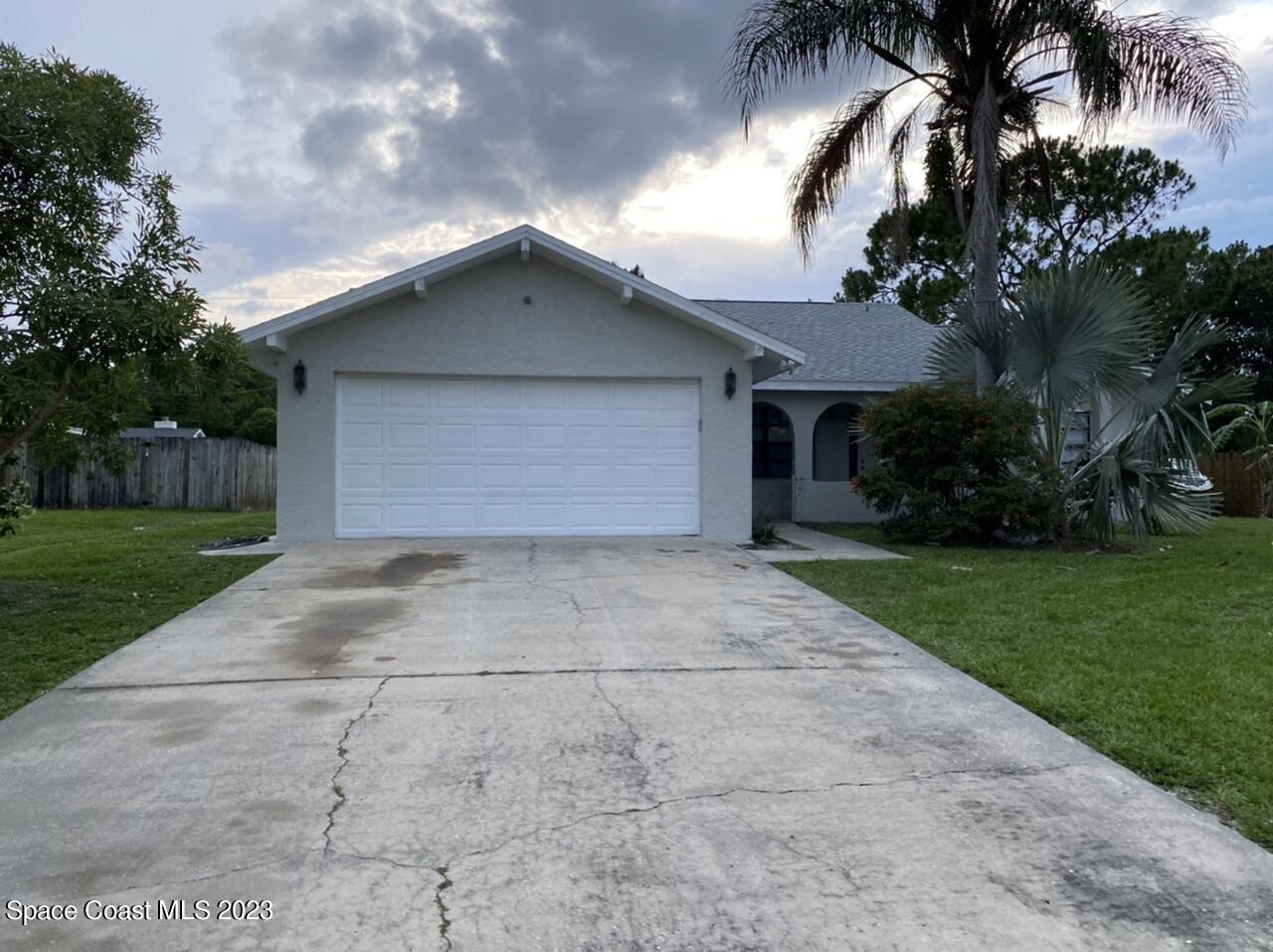 1542 Jasper Avenue NW Palm Bay FL 32907