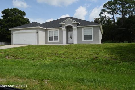 1013 Zamora Street SE Palm Bay FL 32909