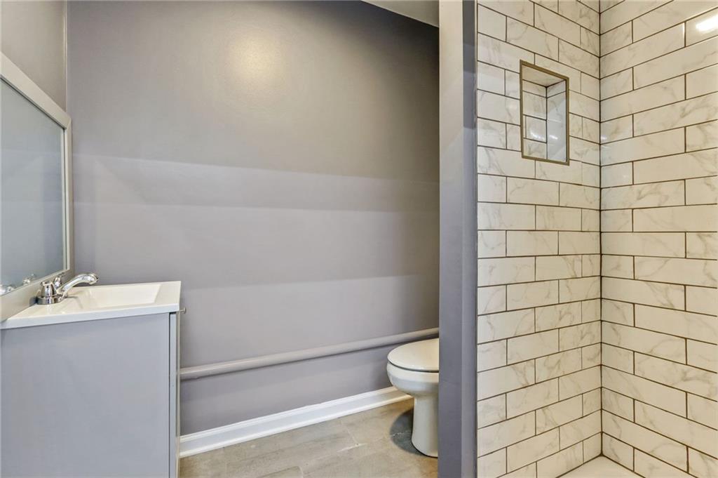 135 Mansell Place Roswell GA 30076