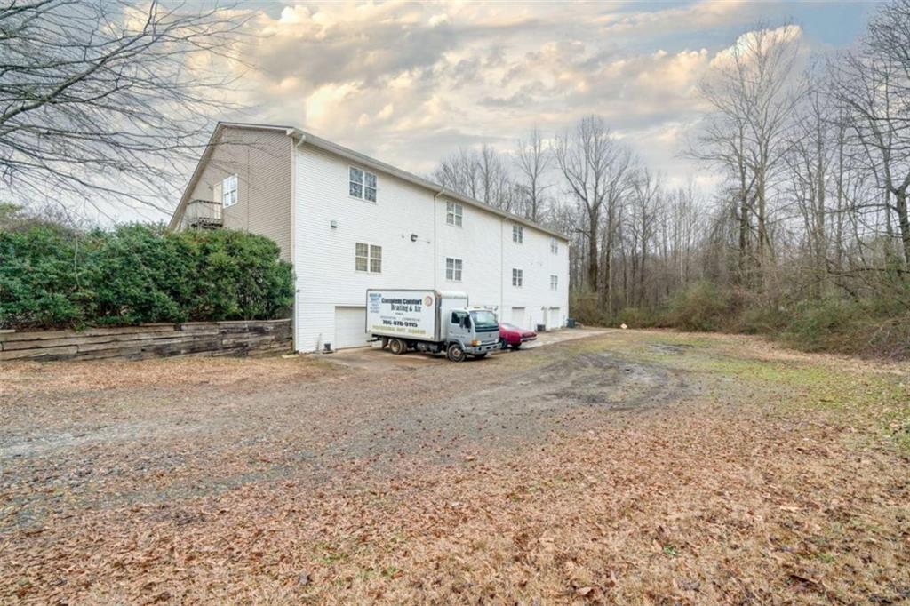 6911 Cleveland Highway Clermont GA 30527