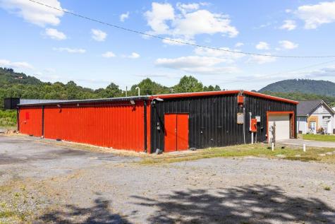 1717 Highway 17 Young Harris GA 30582