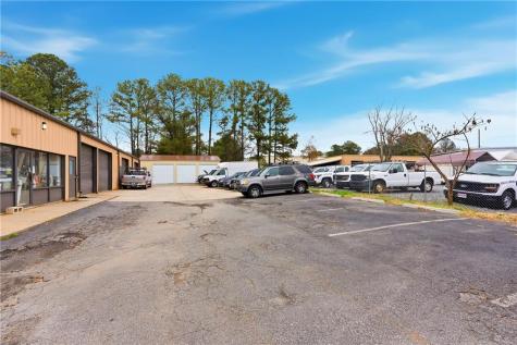 961 Shallowford Road NE Kennesaw GA 30144