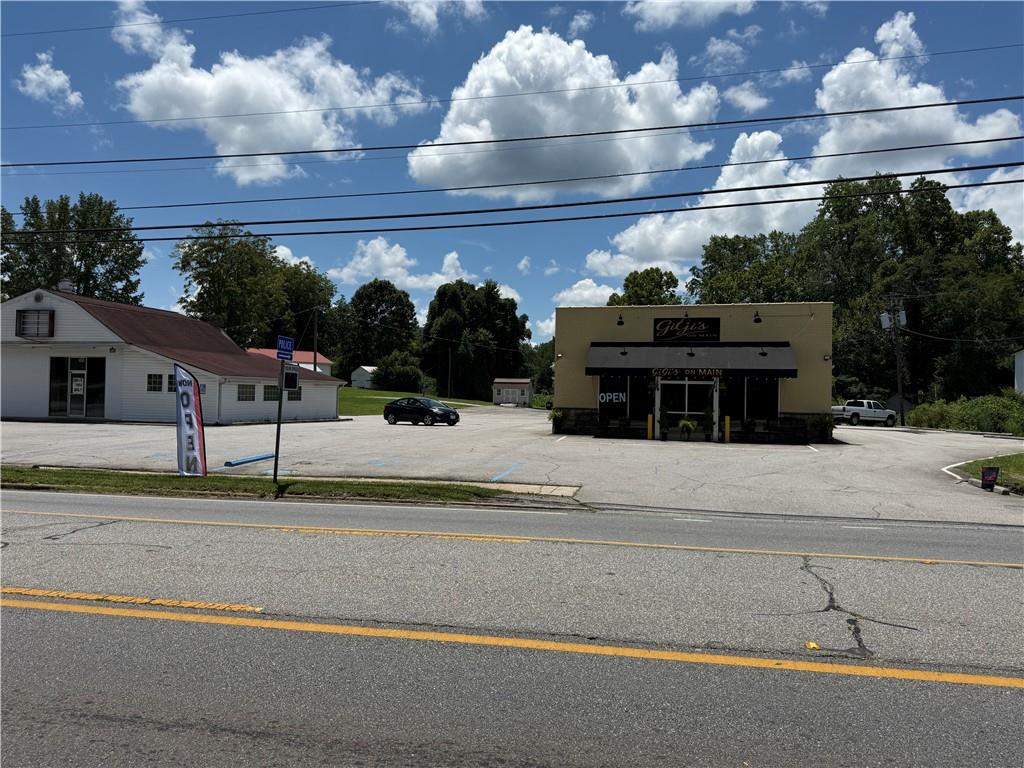 286 S. Main Street Cleveland GA 30528