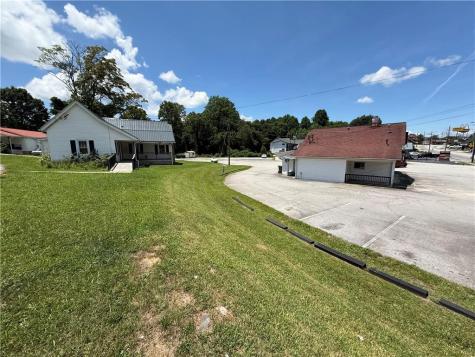 286 S. Main Street Cleveland GA 30528