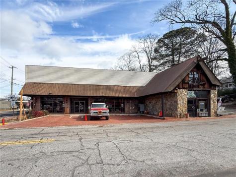 11 S Grove Street Dahlonega GA 30533