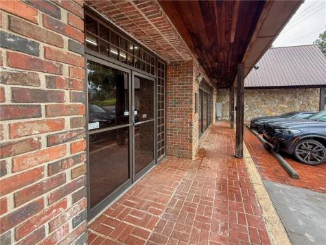 11 S Grove Street Dahlonega GA 30533