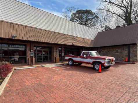 11 S Grove Street Dahlonega GA 30533