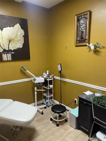 957 M L King Jr Drive NW Atlanta GA 30314