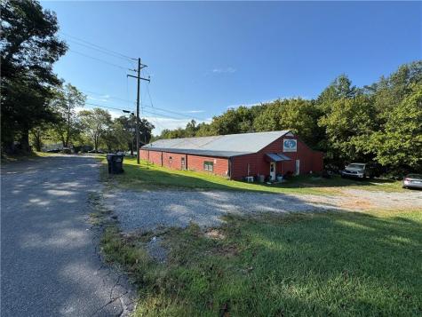 10535 Highway 53 W Talking Rock GA 30175