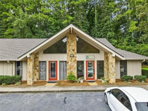 11285 Elkins Road Roswell GA 30076