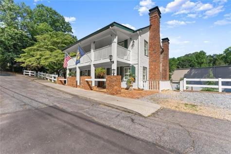 168 W West Main Street Dahlonega GA 30533