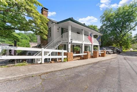 168 W West Main Street Dahlonega GA 30533