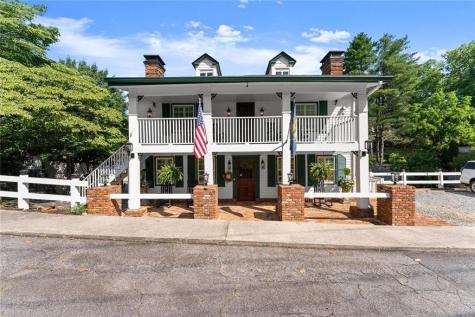 168 W West Main Street Dahlonega GA 30533
