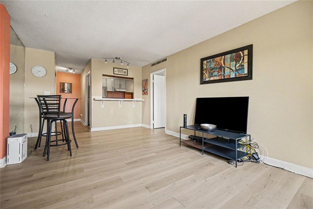 2285 Peachtree Road NE Atlanta GA 30309