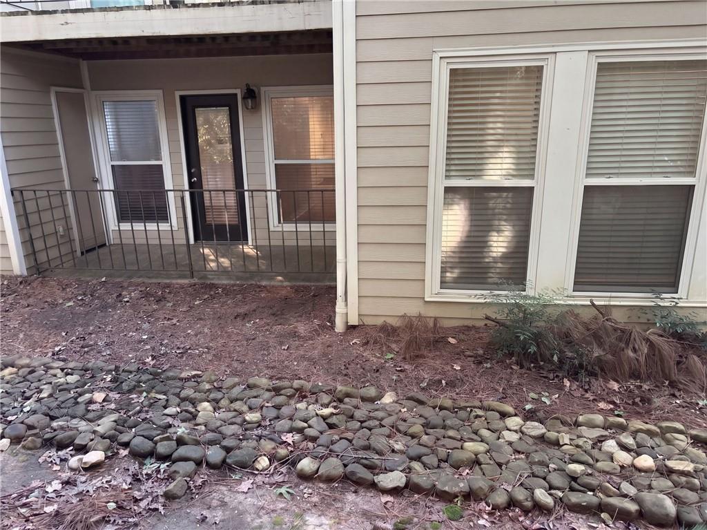 1113 Lake Pointe Circle Roswell GA 30075