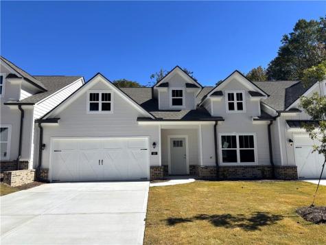 65 Village Court Cleveland GA 30528