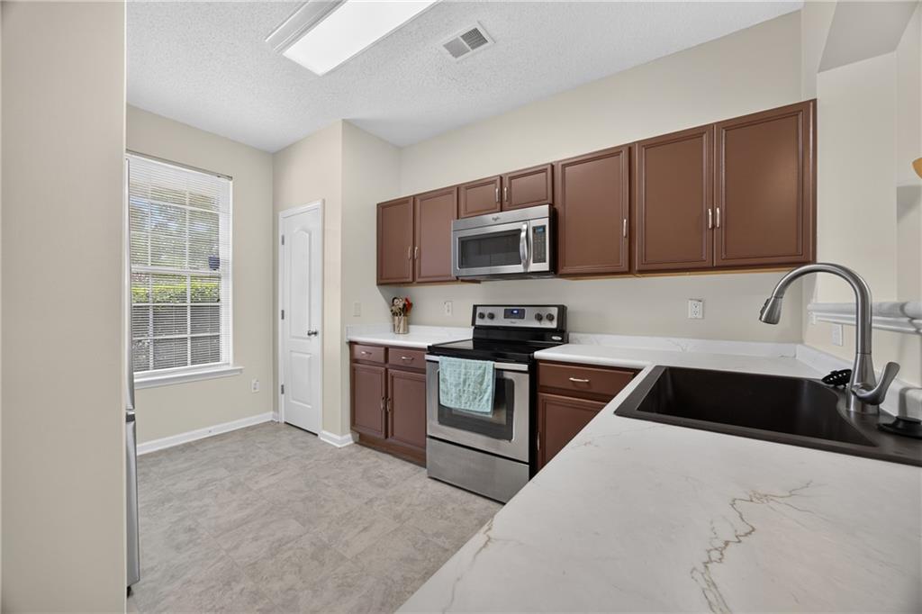 1406 Bayrose Circle East Point GA 30344