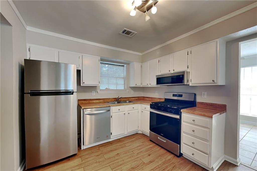 804 Heritage Oaks Drive Stone Mountain GA 30088