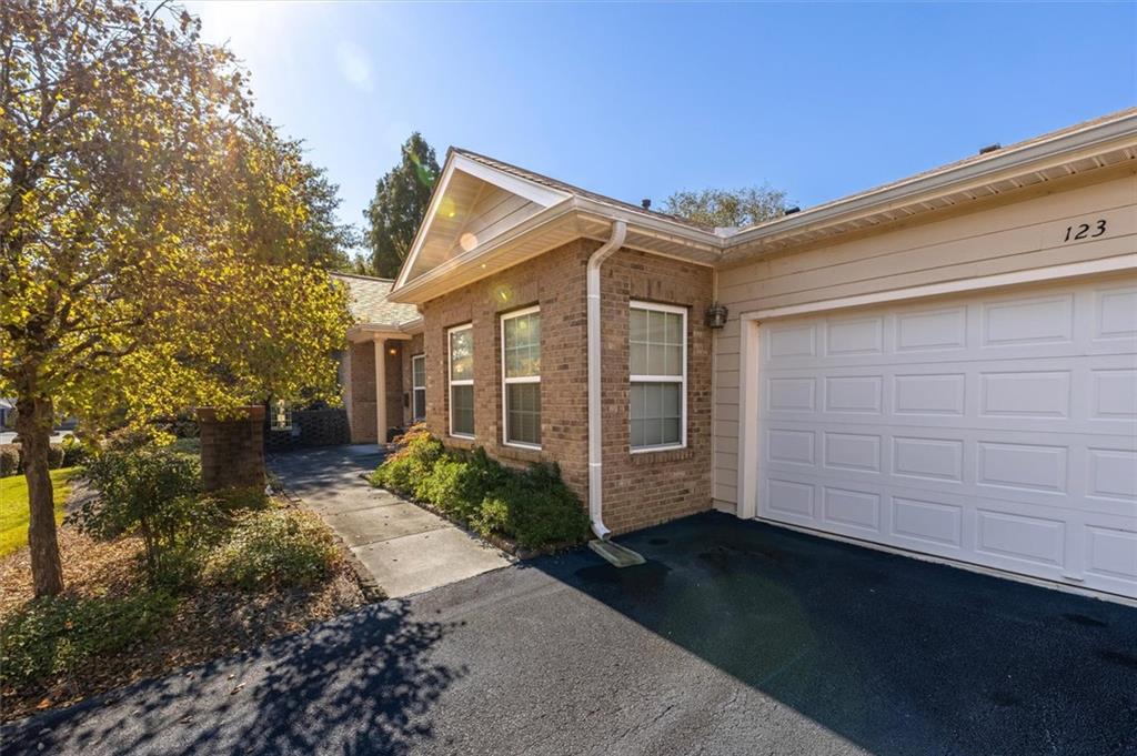 123 Villa Park Circle Stone Mountain GA 30087