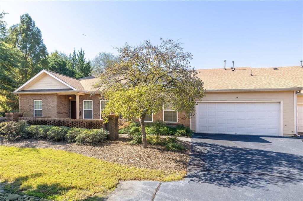 123 Villa Park Circle Stone Mountain GA 30087