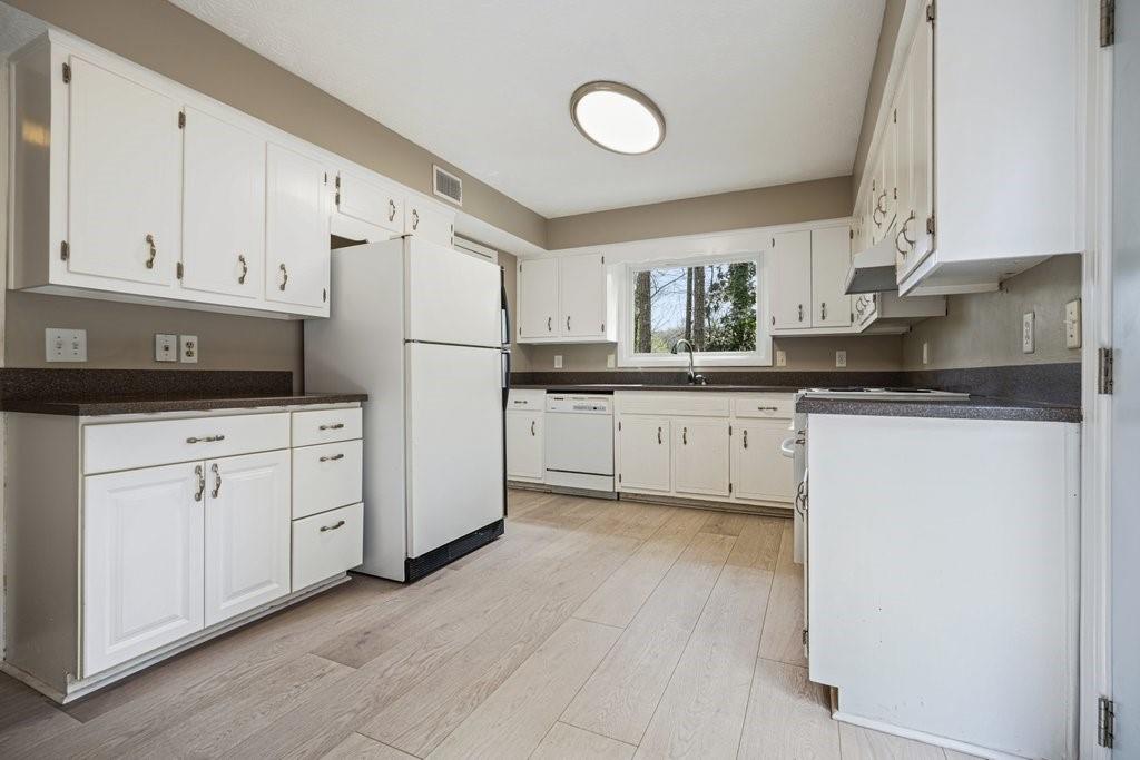 300 Cruise Court Roswell GA 30076