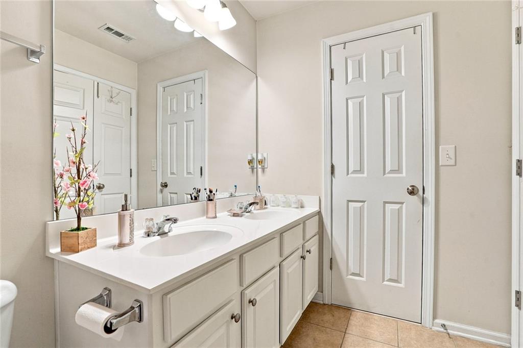 1041 Prestwyck Court Alpharetta GA 30004