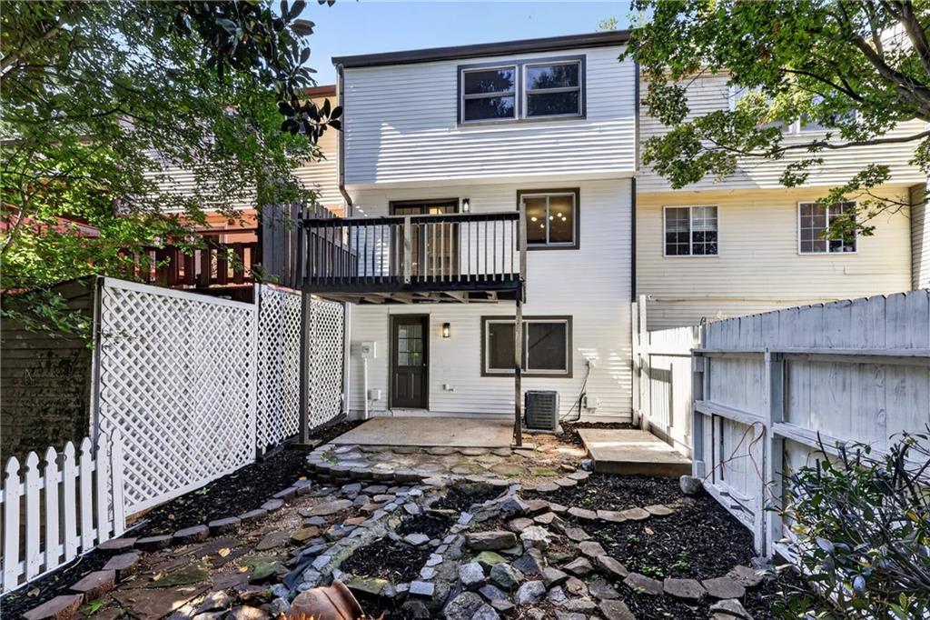 284 Roswell Commons Circle Roswell GA 30076