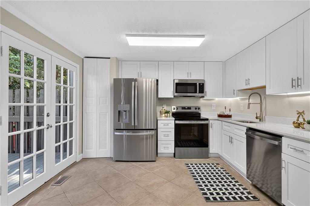 284 Roswell Commons Circle Roswell GA 30076