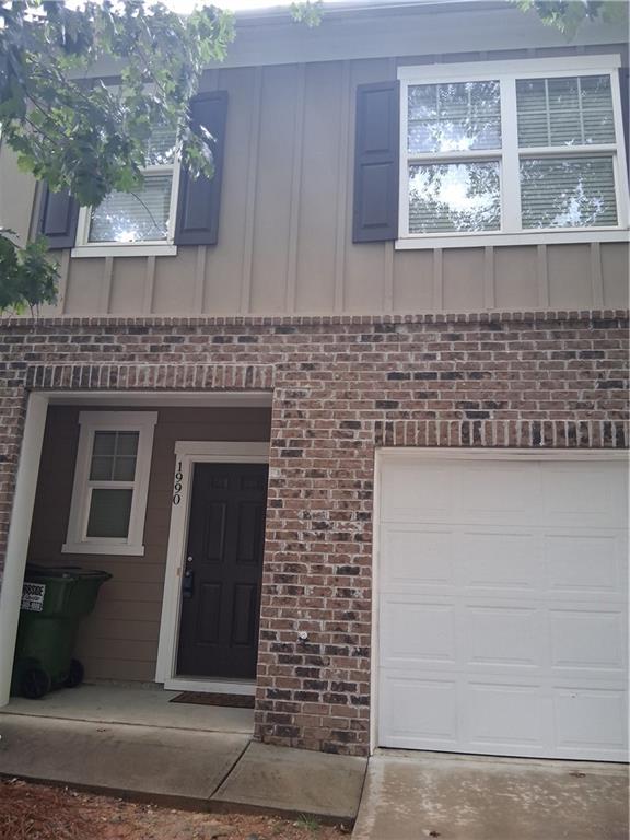 1990 E Millstream Hollow Conyers GA 30012