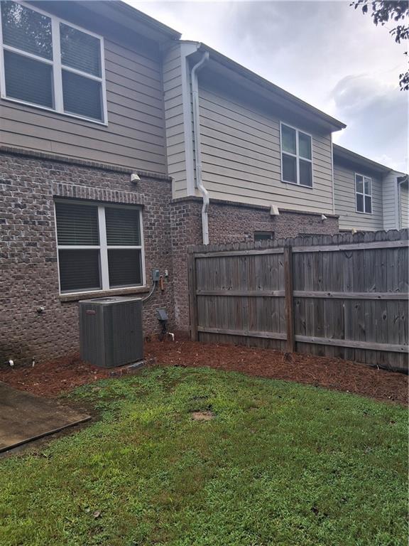 1990 E Millstream Hollow Conyers GA 30012