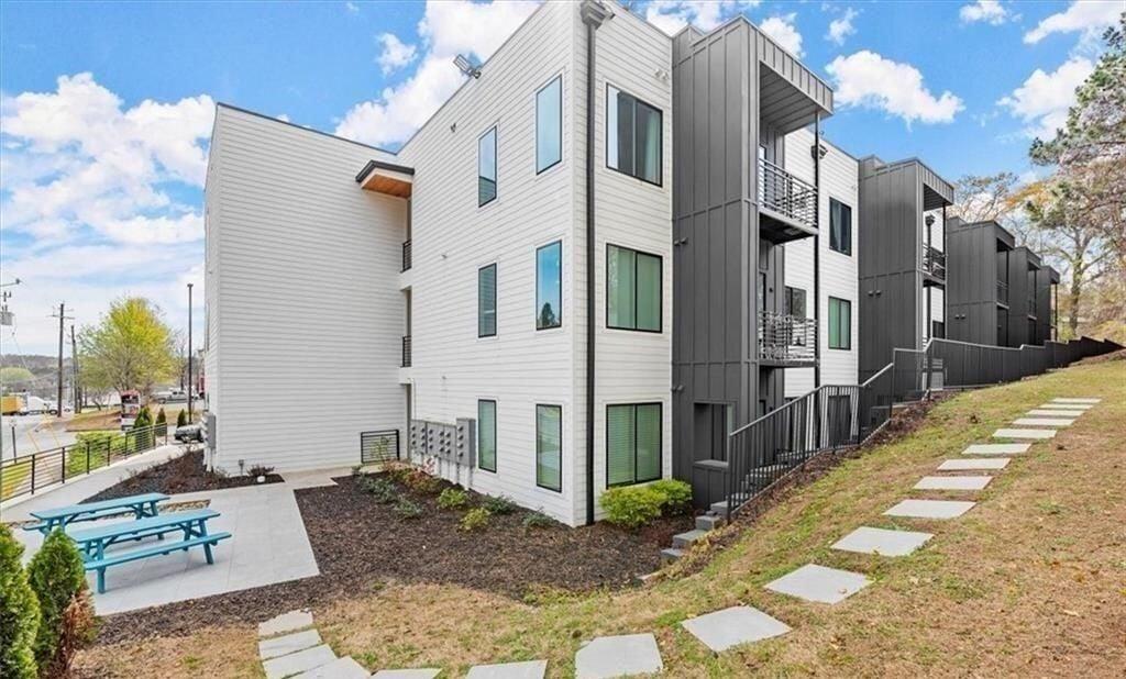 1155 Custer Avenue SE Atlanta GA 30316