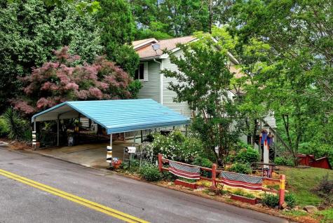 390 Alpenrosen Strasse Helen GA 30545