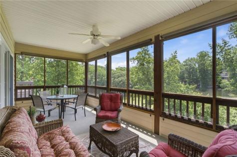 92 Gleneagle Court Clayton GA 30525