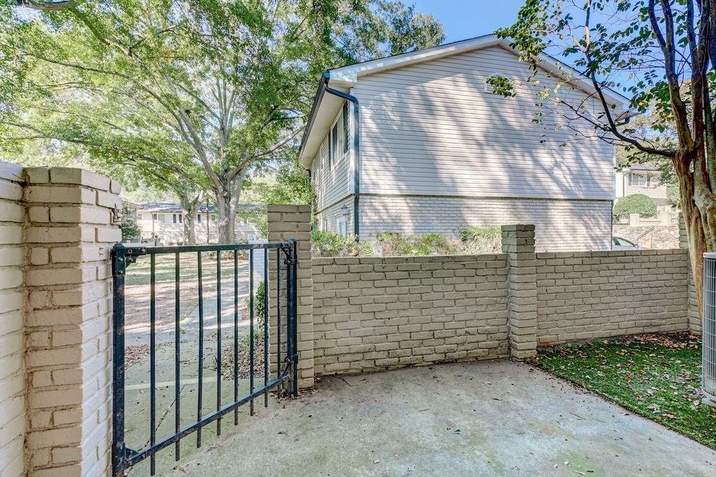 6940 Roswell Road Sandy Springs GA 30328