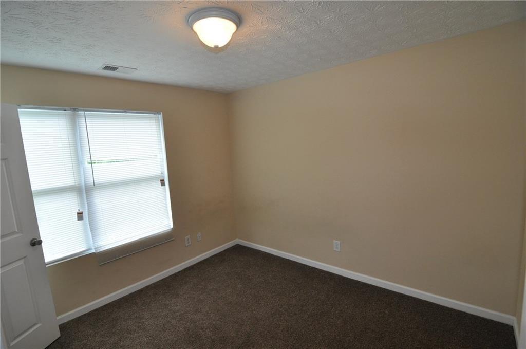 8304 Par Four Way Lithonia GA 30038