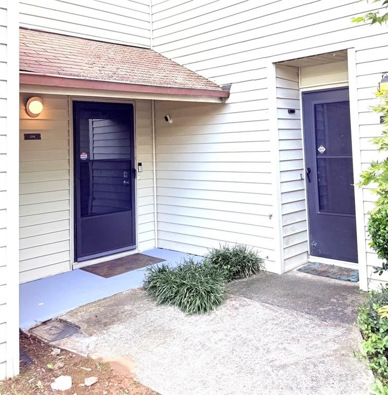 1014 Country Court Lawrenceville GA 30044