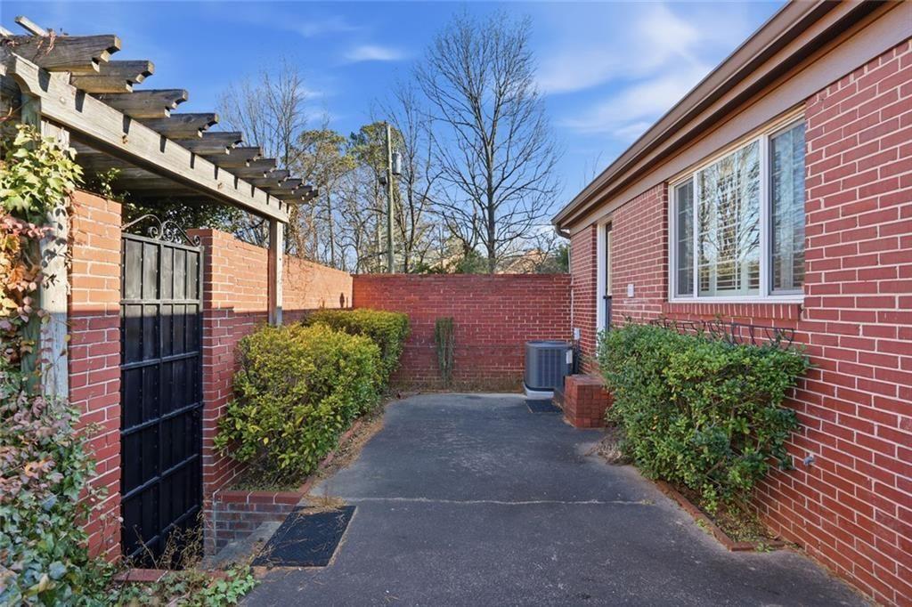 5375 Roswell Road Sandy Springs GA 30342