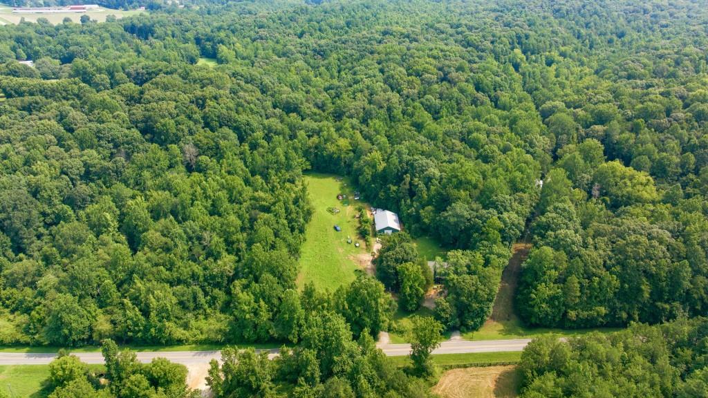 4215 Whiporwill Road Gillsville GA 30543