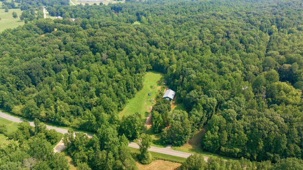 4215 Whiporwill Road Gillsville GA 30543