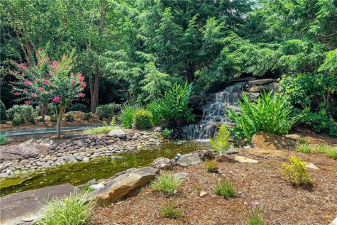 LT103R Mountain Creek Hollow Drive Talking Rock GA 30175