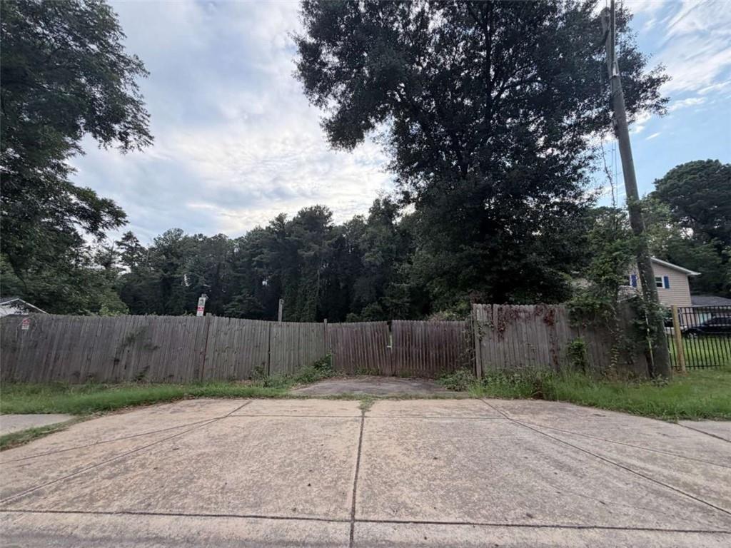 879 S Hairston Road S Stone Mountain GA 30088