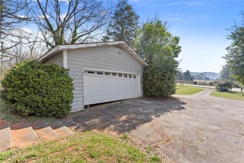 111 Skitts Mountain Road Cleveland GA 30528