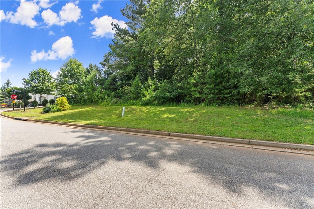 5011 Kings Close Alpharetta GA 30004
