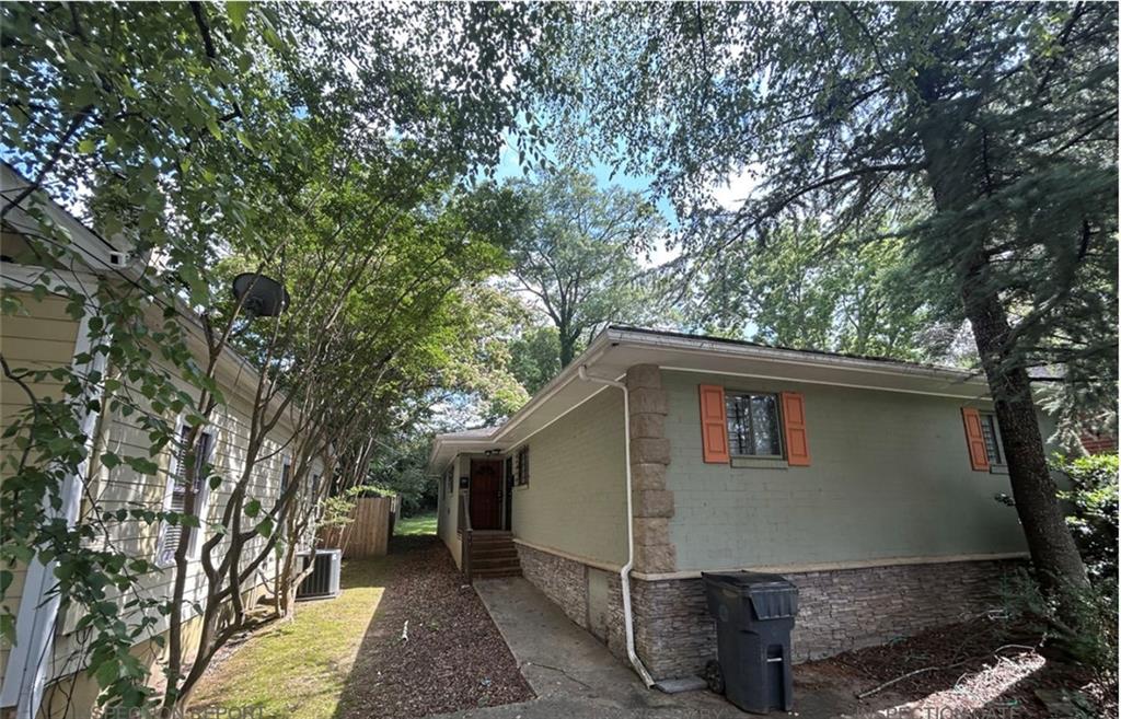 1332 Eubanks Avenue East Point GA 30344