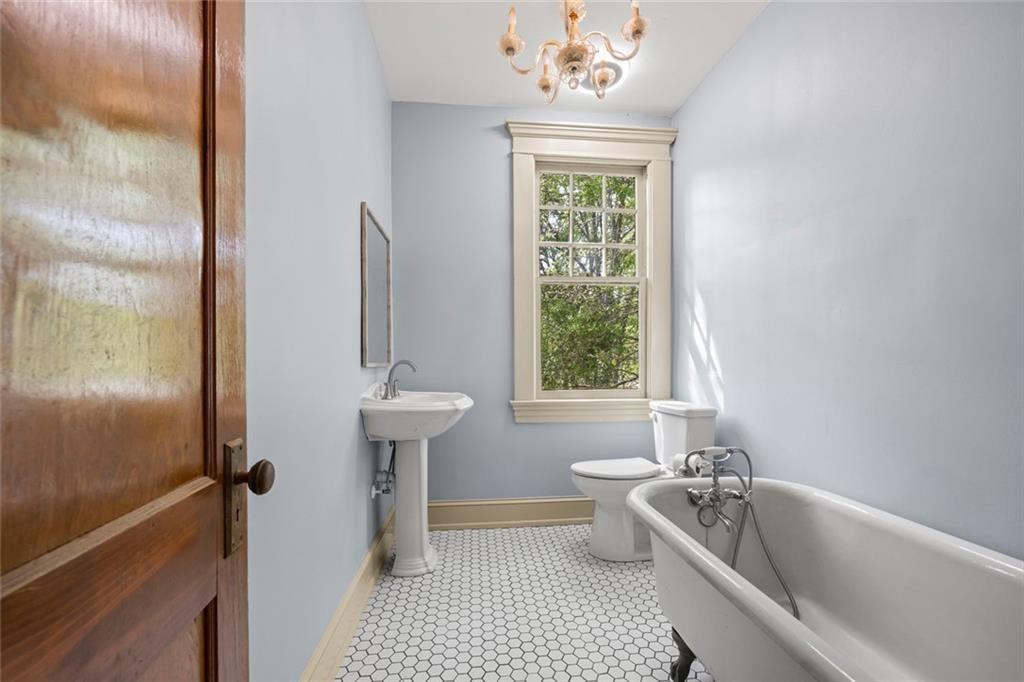 344 Hartwell Road Lavonia GA 30553