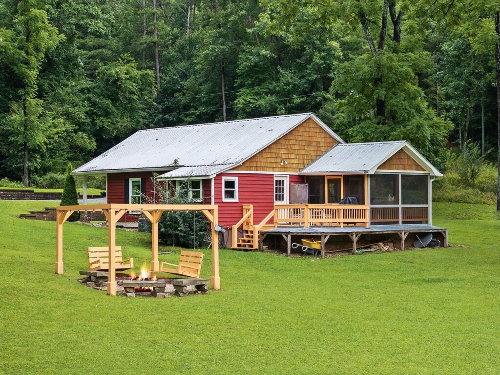 30 Seabolt Morganton GA 30560