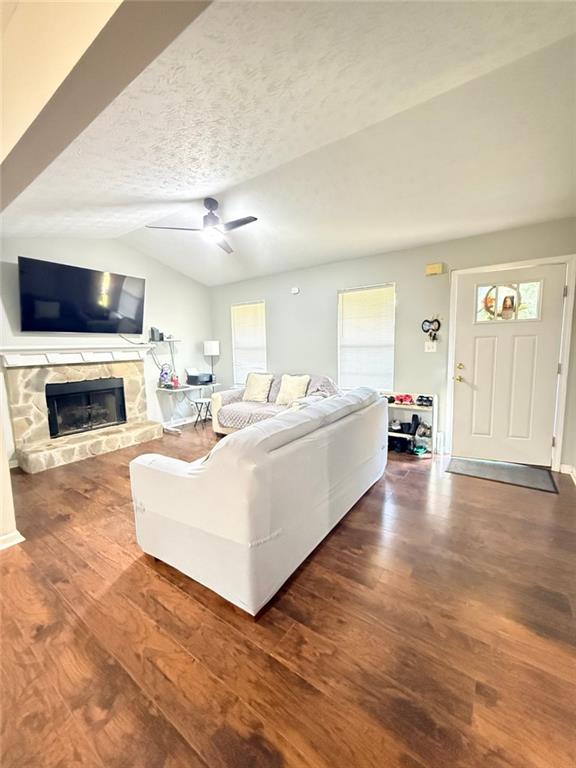 4400 Leafview Drive Gillsville GA 30543
