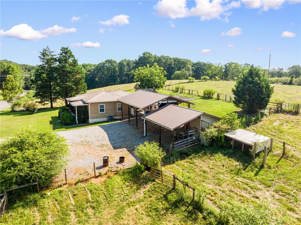 1092 May White Road Cleveland GA 30528